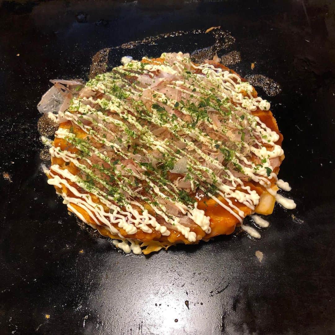 トラビス・マホーニーさんのインスタグラム写真 - (トラビス・マホーニーInstagram)「Okonomiyaki & Monja 🤤」8月4日 18時10分 - travismahoney