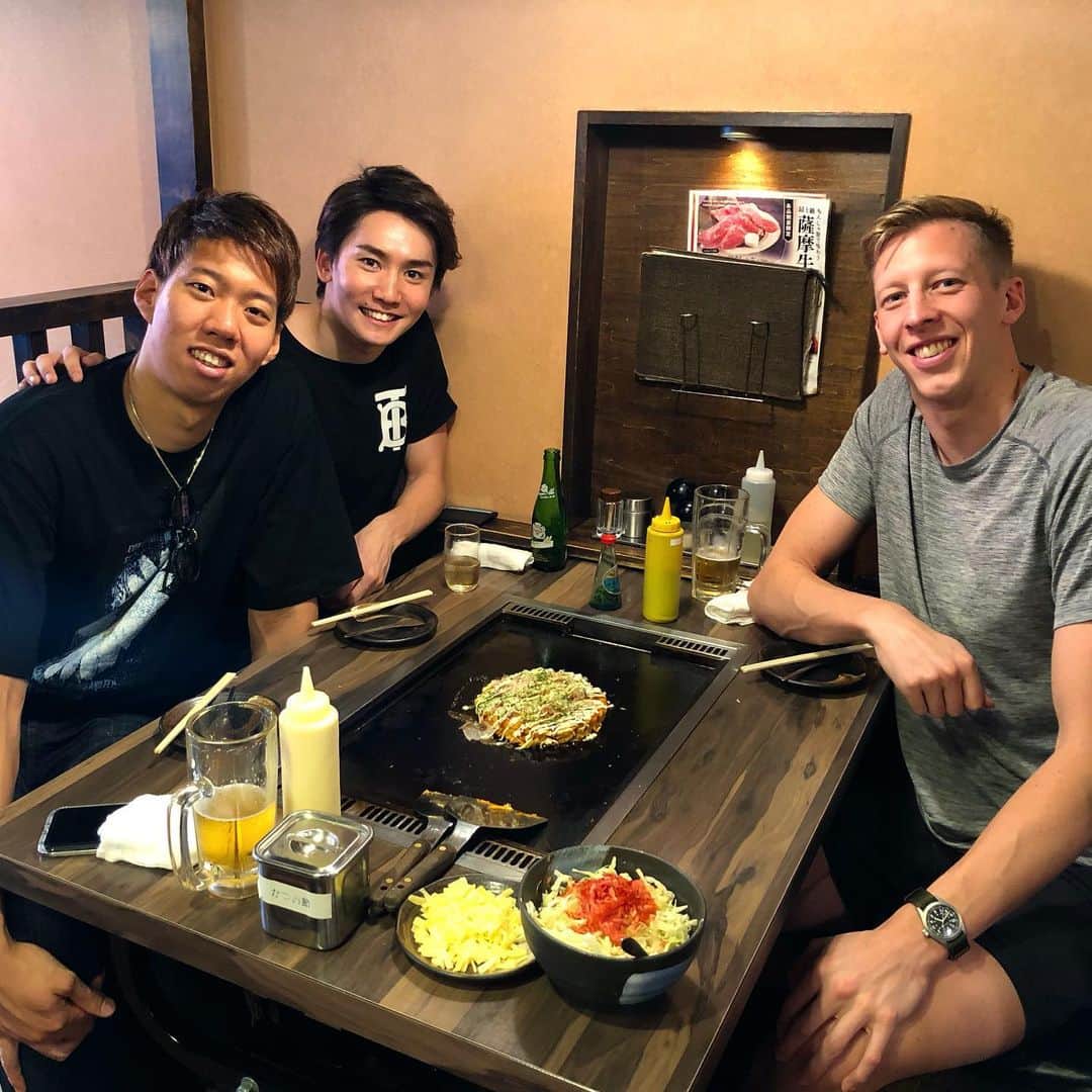 トラビス・マホーニーのグルメインスタ