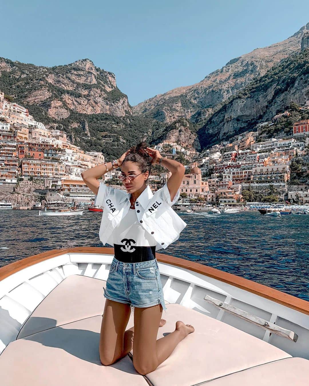 Tamara Kalinicさんのインスタグラム写真 - (Tamara KalinicInstagram)「Summer of my dreams! Off to Capri with @positanoboats_tour #positano #capri #chanelbythebeach」8月4日 18時04分 - tamara