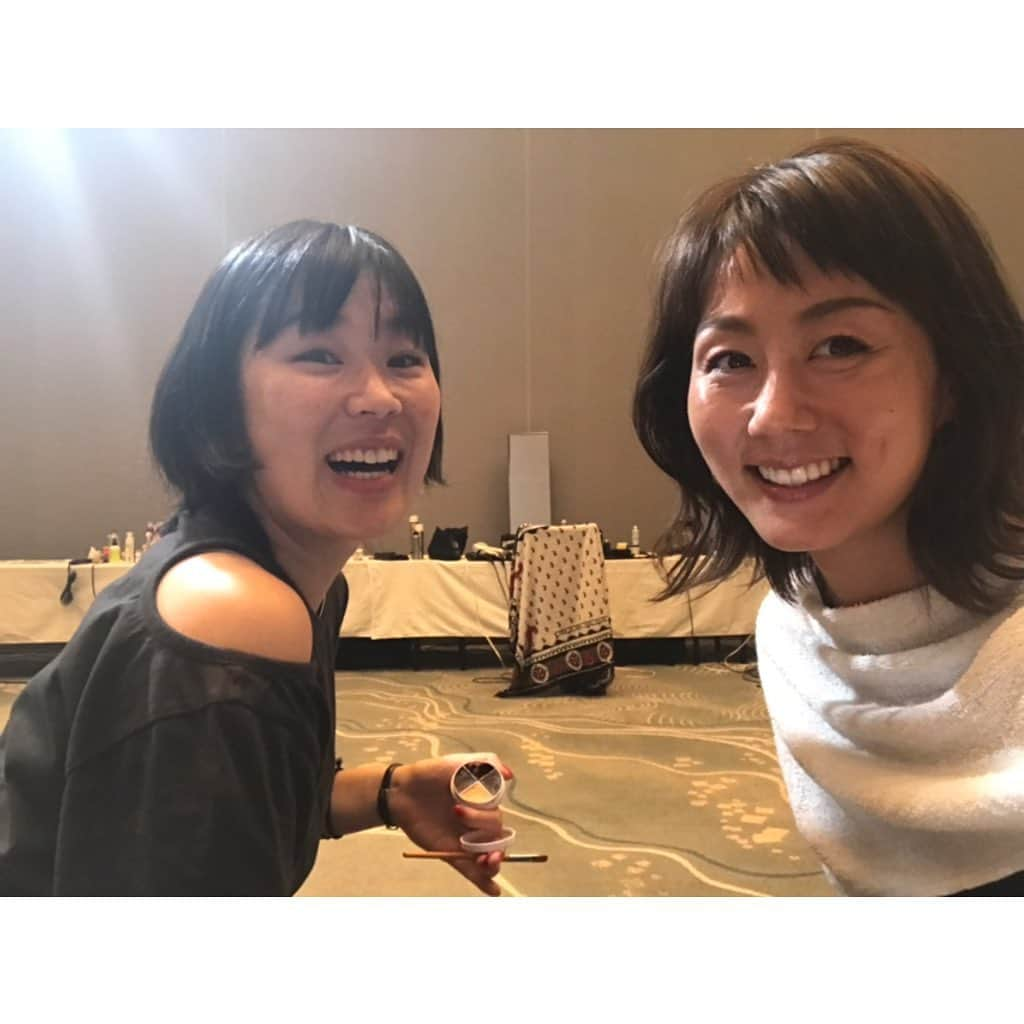 新井麻希さんのインスタグラム写真 - (新井麻希Instagram)「* #vogueweddingfashionshow  第9回の今回は、パレスホテル東京にて行われました！司会でまたご一緒させて頂き、光栄過ぎます🎤😭🙏 * ヘアー、メイク、ドレスの、音楽、会場の雰囲気、すべてがかっこよかった夢のような時間。。この様子は11月22日発売予定のVOGUE Wedding 2019秋冬号に掲載予定です💋」8月4日 18時18分 - makiarai58