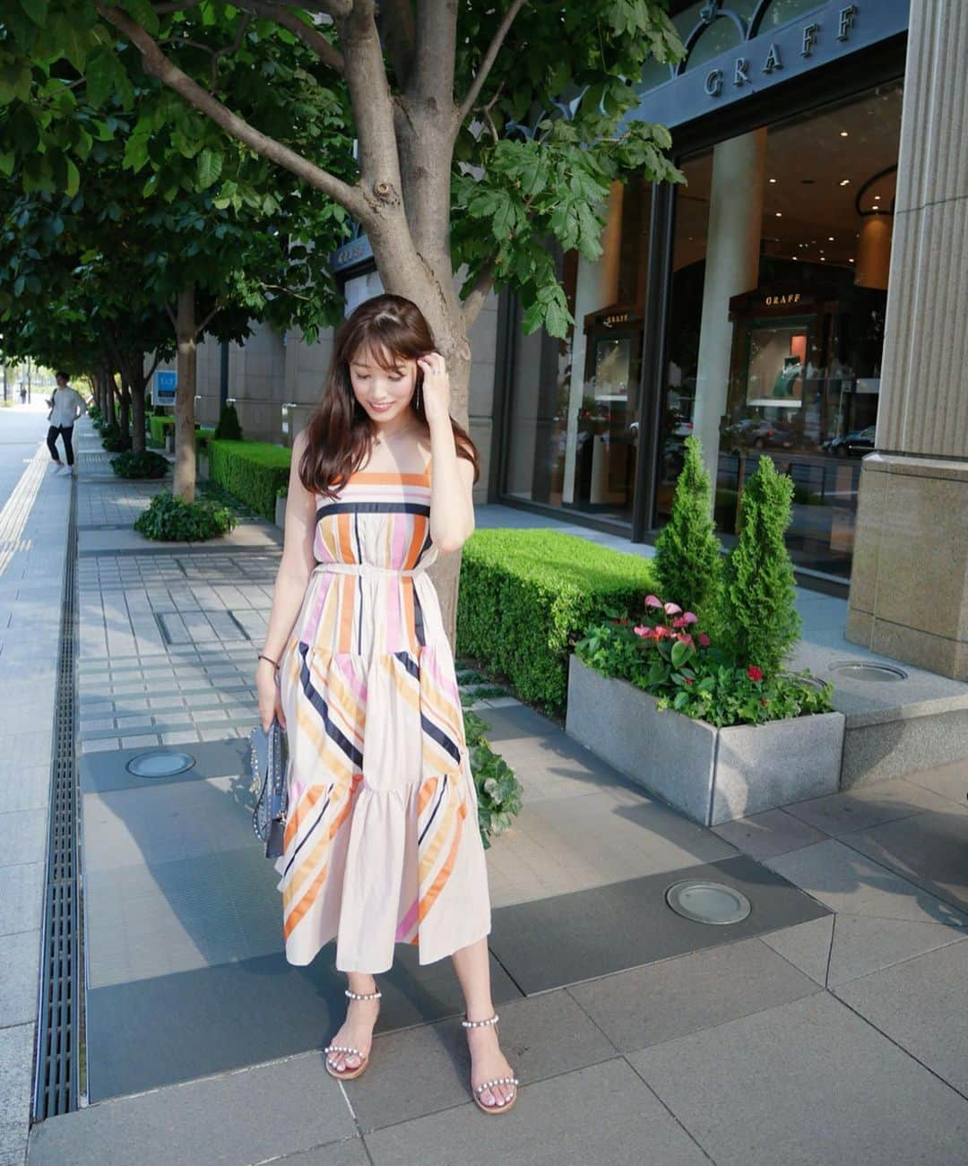 越馬千春さんのインスタグラム写真 - (越馬千春Instagram)「. . カラフルな夏らしいワンピース✨👗🍎🍑🍋 . 大好きな人達に沢山会えた週末は幸せでした❣️ . . #onepiece ..#estellak (@_estella.k_ ) . . 8月7日（水）〜13日（火） 銀座三越本館3階にて、 Estella.KのPOP UP SHOPがオープするそうです😌✨ . #EstellaK #エステラケー #銀座三越 #三越 #MITSUKOSHI #銀座 #coordinate #コーディネート #きょコ #コーデ #fashion #ootd #おでかけコーデ#onepiece#onepieceholic #ワンピース #夏コーデ」8月4日 18時13分 - chiharukoshiba