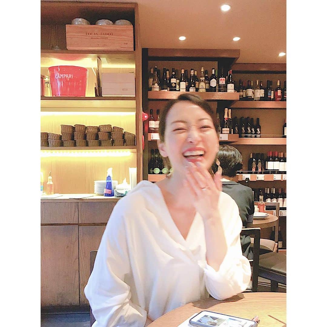 上野なつひのインスタグラム：「むっちゃ楽しそうな私🐰💞 #笑うとき豪快 #控えめに笑いなさい」