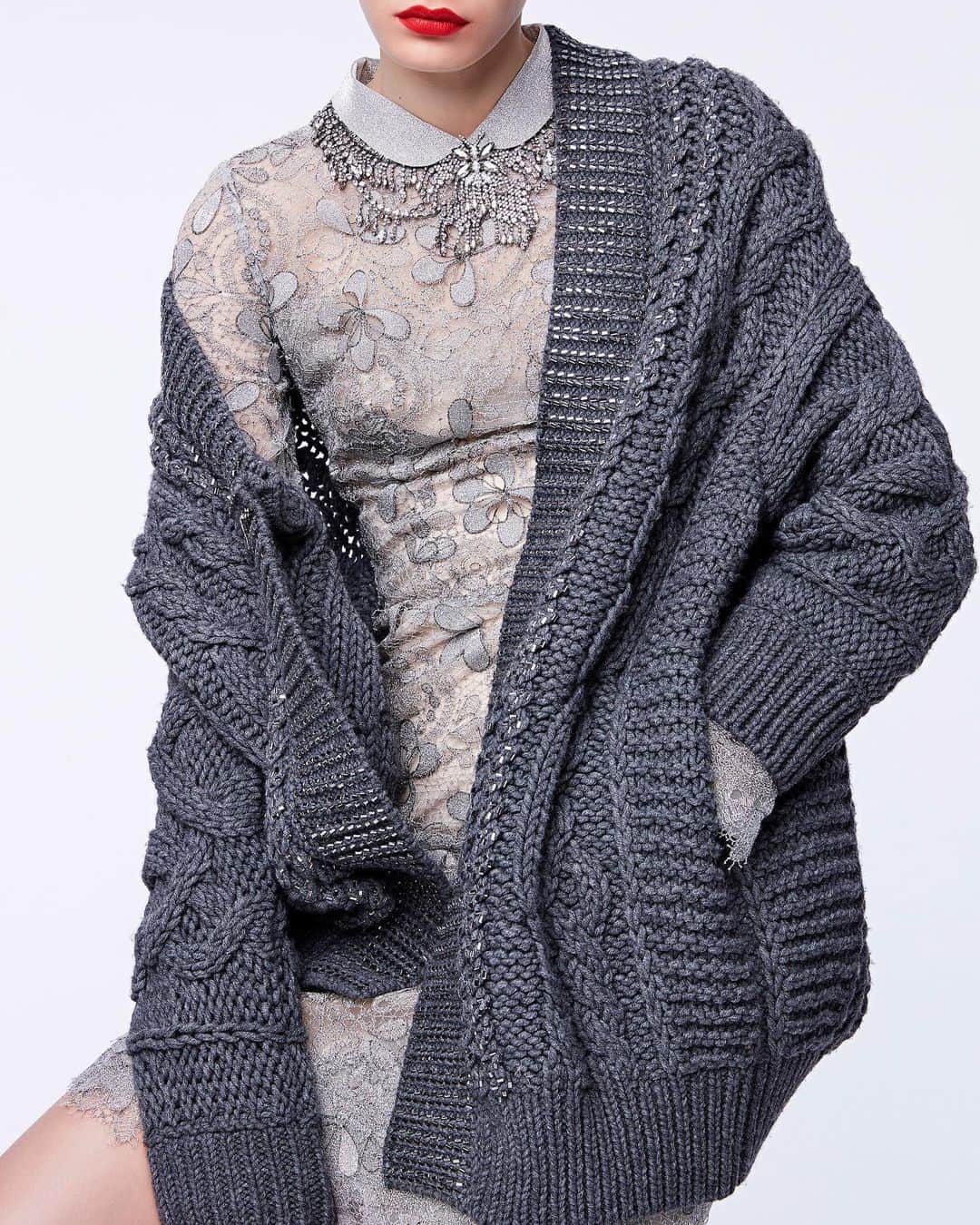 のインスタグラム：「Comfy yet stylish! #ScervinoPreFall19 gray sweater with crystals details. . . #ErmannoScervino #sartorial #prefall19 #prefall #handmade #lookbook #precollection #madeinitaly #womenswear #lacedress #sweater」