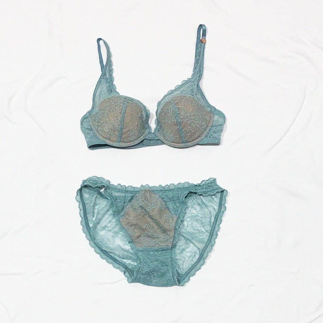 ピーチ・ジョンさんのインスタグラム写真 - (ピーチ・ジョンInstagram)「Autumn New Color Nudy®︎Bra & Panty Smoke Mint🌿 ¥2,980＋tax, ¥1,280＋tax B-E / 65, 70, 75 S, M, L #peachjohn」8月4日 18時42分 - peachjohn_official