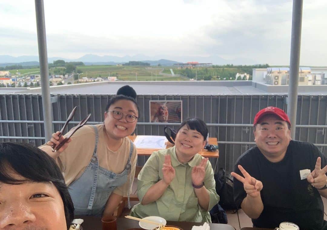のインスタグラム：「空港ジンギスカン。帰りたくねーな。#ずっとうま #江上女将」