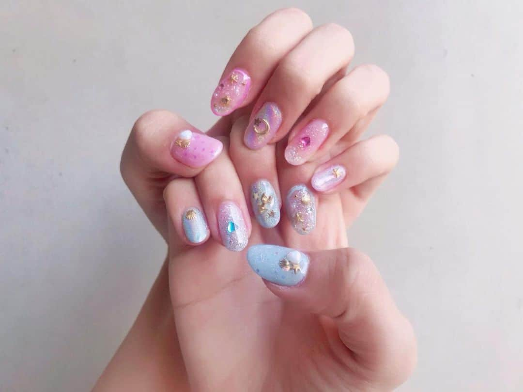 阿部マリアさんのインスタグラム写真 - (阿部マリアInstagram)「☪️💖🌟🐚🏝💘✨ #💅🏻 #summernails #AKB48TeamTP #TTP性感女神」8月4日 19時29分 - _abedesu