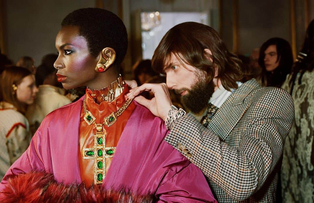 グッチさんのインスタグラム写真 - (グッチInstagram)「Ornate jewelry pieces and ready-to-wear pieces featuring contemporary silhouettes appear in the #GucciPrêtÀPorter campaign. Discover more through link in bio. @alessandro_michele  #AlessandroMichele  Ear covering inspired by ‘Fashion Fiction #1’ by Eduardo Costa, 1966」8月4日 19時34分 - gucci