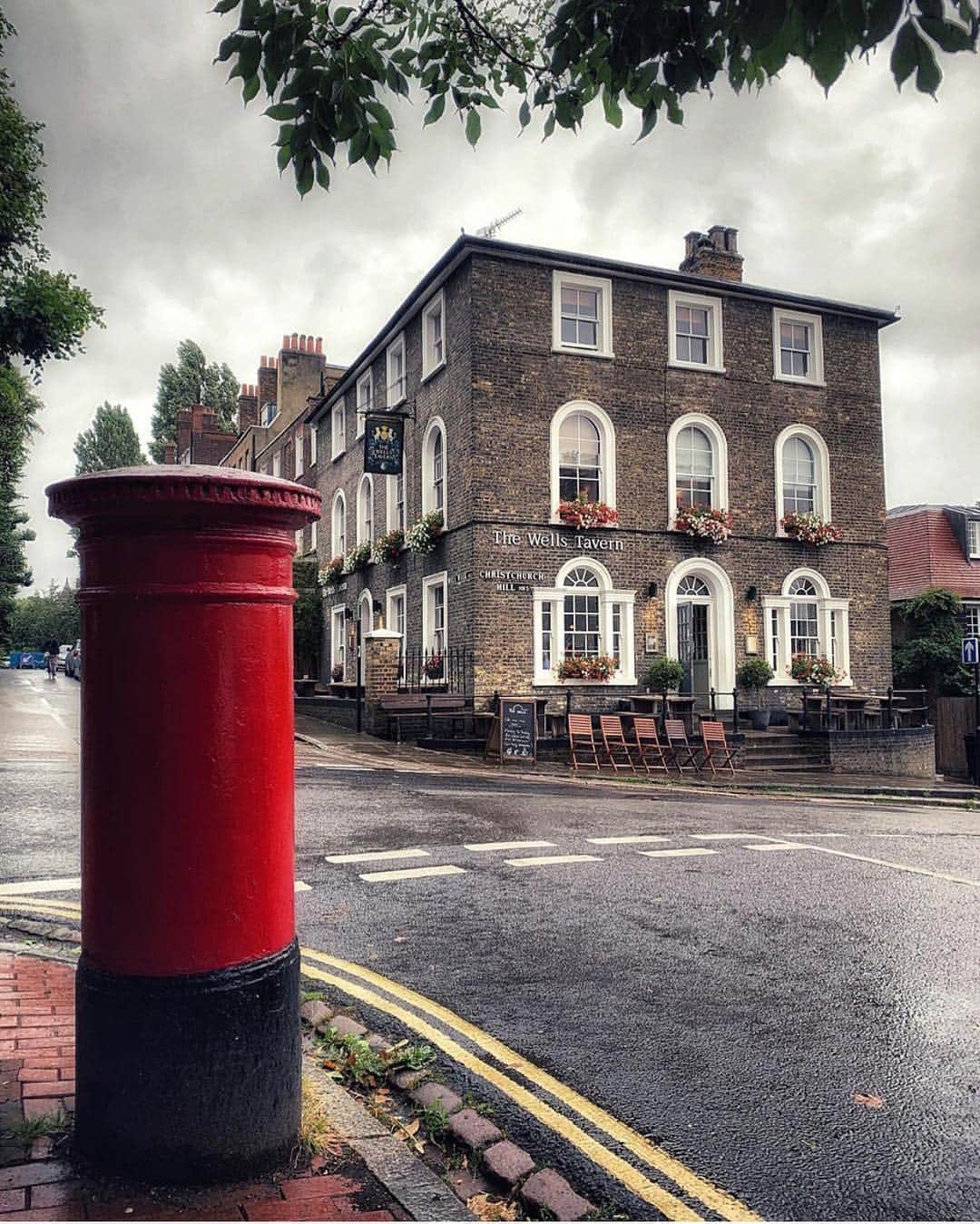 @LONDON | TAG #THISISLONDONさんのインスタグラム写真 - (@LONDON | TAG #THISISLONDONInstagram)「Glorious #Hampstead by @adamjason1 😍 How beautiful is #LONDON?! 👇🏼 // #thisislondon #londonlife」8月4日 19時36分 - london