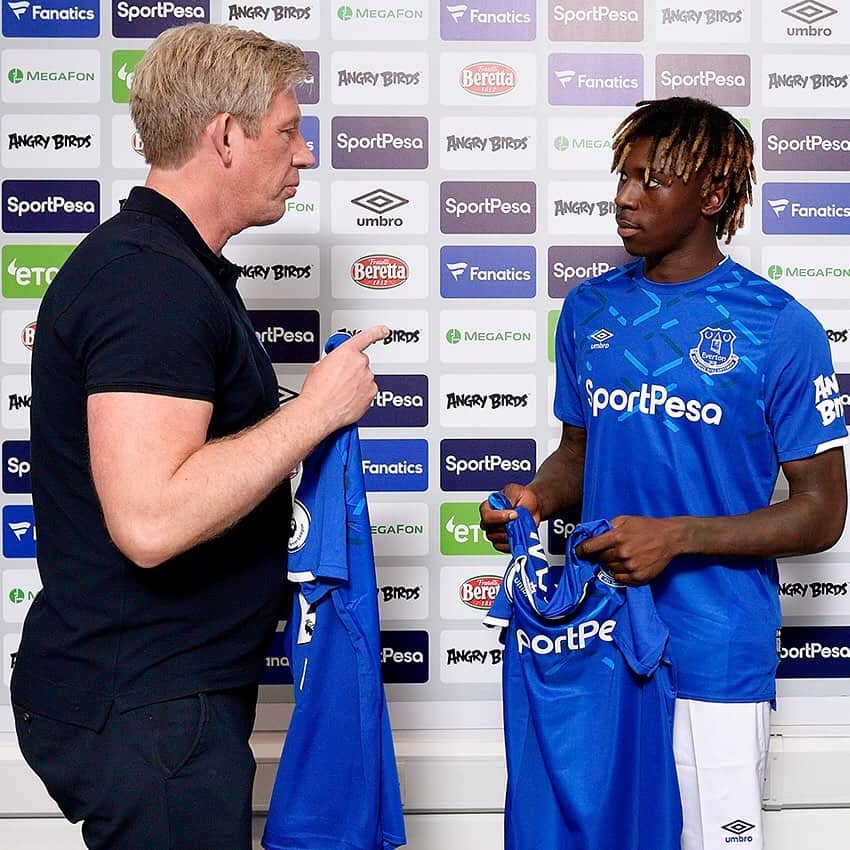 エヴァートンFCさんのインスタグラム写真 - (エヴァートンFCInstagram)「YES! 🙌🔵⚪️ • • • #kean #moisekean #everton #efc #blues #toffees #coyb #transfers #juventus #seriea #italy #azzurri #premierleague #pl」8月4日 19時51分 - everton