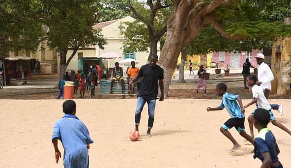 カリドゥ・クリバリさんのインスタグラム写真 - (カリドゥ・クリバリInstagram)「🇸🇳 Father & Son ⚽️ 😍 💚 #Sénégal 💛 #KK ❤️ #family」8月4日 19時51分 - kkoulibaly26