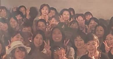 LOVE ME DOさんのインスタグラム写真 - (LOVE ME DOInstagram)「今日は福岡県で、Love Me Doの開運・占いトークライブ 「新月の力、おかりします！」鏡の中のりんごは何色ですか？ 出版記念ライブ！でした！私は真ん中辺りにいます！ #鏡の中のりんごは何色ですか #月と風水 #よしもと天神ビブレホール #ラブちゃん占い」8月4日 19時53分 - lovemedo_fortunteller