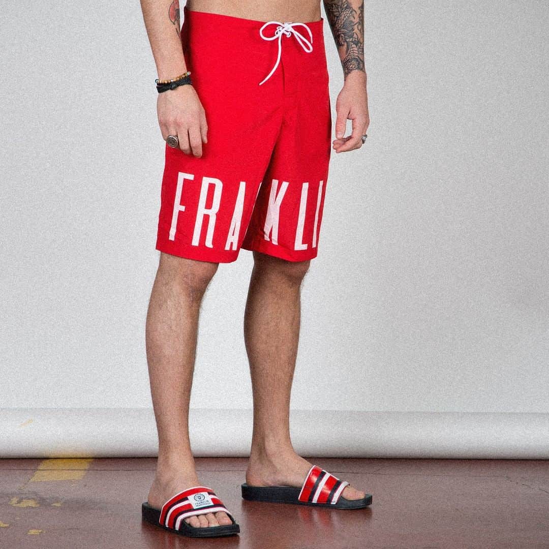 フランクリン&マーシャルのインスタグラム：「FRANKLIN & MARSHALL | SS2019 COLLECTION⁠ .⁠ SUMMER SALES⁠ .⠀⁠ #franklinandmarshall #streetwear #sportswear #summercollection #beachwear」