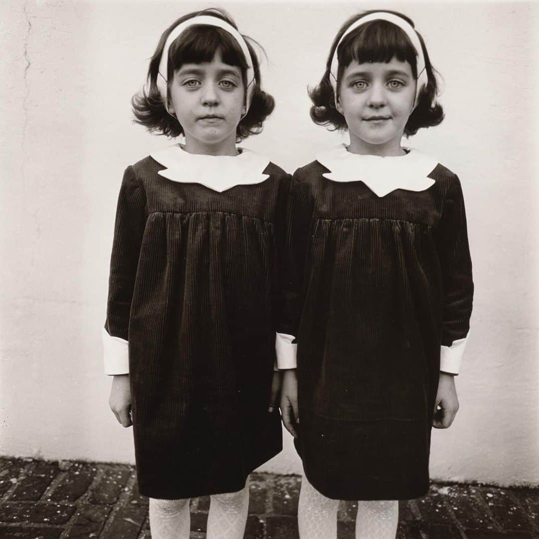 フィラデルフィア美術館さんのインスタグラム写真 - (フィラデルフィア美術館Instagram)「Happy #NationalSistersDay! Whether it’s shared between siblings or friends, today we’re celebrating the special bond of sisterhood. 👭 • “Esther and Lauretta Perkins," April 7, 1941, by Carl Van Vechten. "Peggy and Sue Davidson," 1930, by Alfred Stieglitz. "Tara and Rita Pandit, New York," 1944, by Dorothy Norman. "Identical Twins, Roselle, New Jersey," 1967 (negative), by Diane Arbus. "Young Girl Carrying Her Sister on Her Back," around 1910–25, by Hugo Brehme. “Day Dreams,” around 1930–32, by William M. Rittase.」8月4日 20時12分 - philamuseum