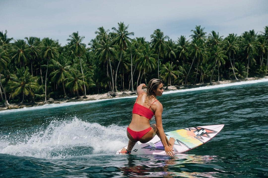 BILLABONG WOMENSさんのインスタグラム写真 - (BILLABONG WOMENSInstagram)「Postcard from paradise 💌」8月5日 2時03分 - billabongwomens