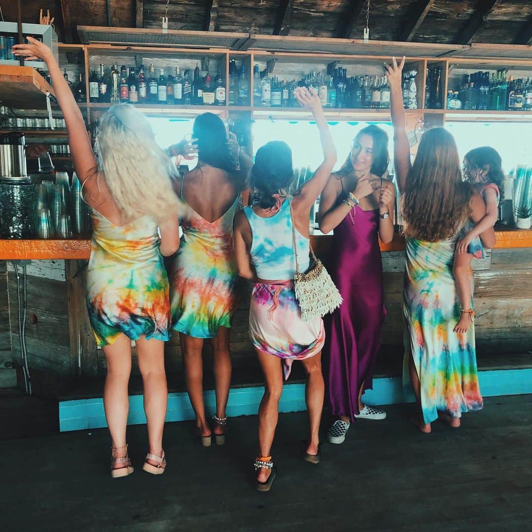 ダニジョーのインスタグラム：「SUnDaY fUnDaY 🍭 #dannijogirls do it better 😊」