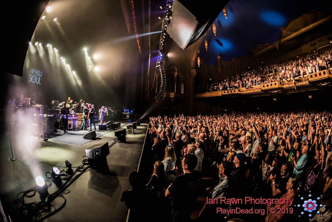 テデスキ・トラックス・バンドさんのインスタグラム写真 - (テデスキ・トラックス・バンドInstagram)「Thank you Atlanta for two great nights at The Fox Theatre! All photos by Ian Rawn @playindeadphoto.」8月5日 2時10分 - derekandsusan