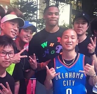 ショリさんのインスタグラム写真 - (ショリInstagram)「#와이낫서브룩 #서브룩 #내생에이런순간이 #russellwestbrook #whynot #whynottour appriciate for an amazing time!!🔥🔥🔥 #쇼리 #마이티마우스 #mightymouth #액자바로준비 #농구인」8月4日 20時43分 - shorrymm