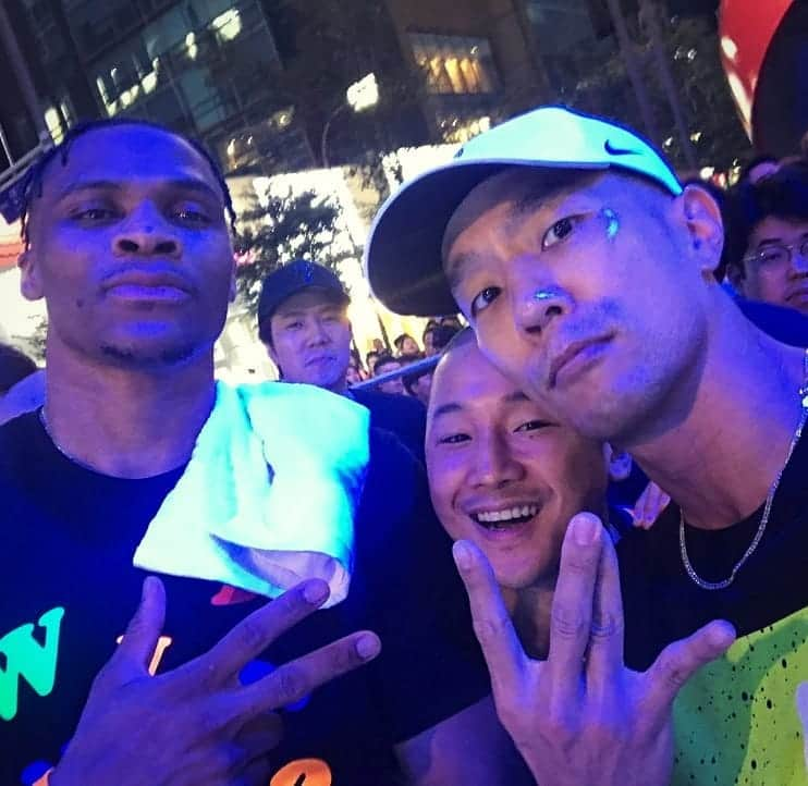 ショリさんのインスタグラム写真 - (ショリInstagram)「#와이낫서브룩 #서브룩 #내생에이런순간이 #russellwestbrook #whynot #whynottour appriciate for an amazing time!!🔥🔥🔥 #쇼리 #마이티마우스 #mightymouth #액자바로준비 #농구인」8月4日 20時43分 - shorrymm