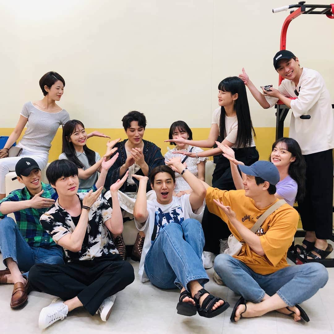 ホ・ジョンミンのインスタグラム：「#뮤지컬 #벤허 #민우혁  개멋있음 #하자있는인간들 응원감」