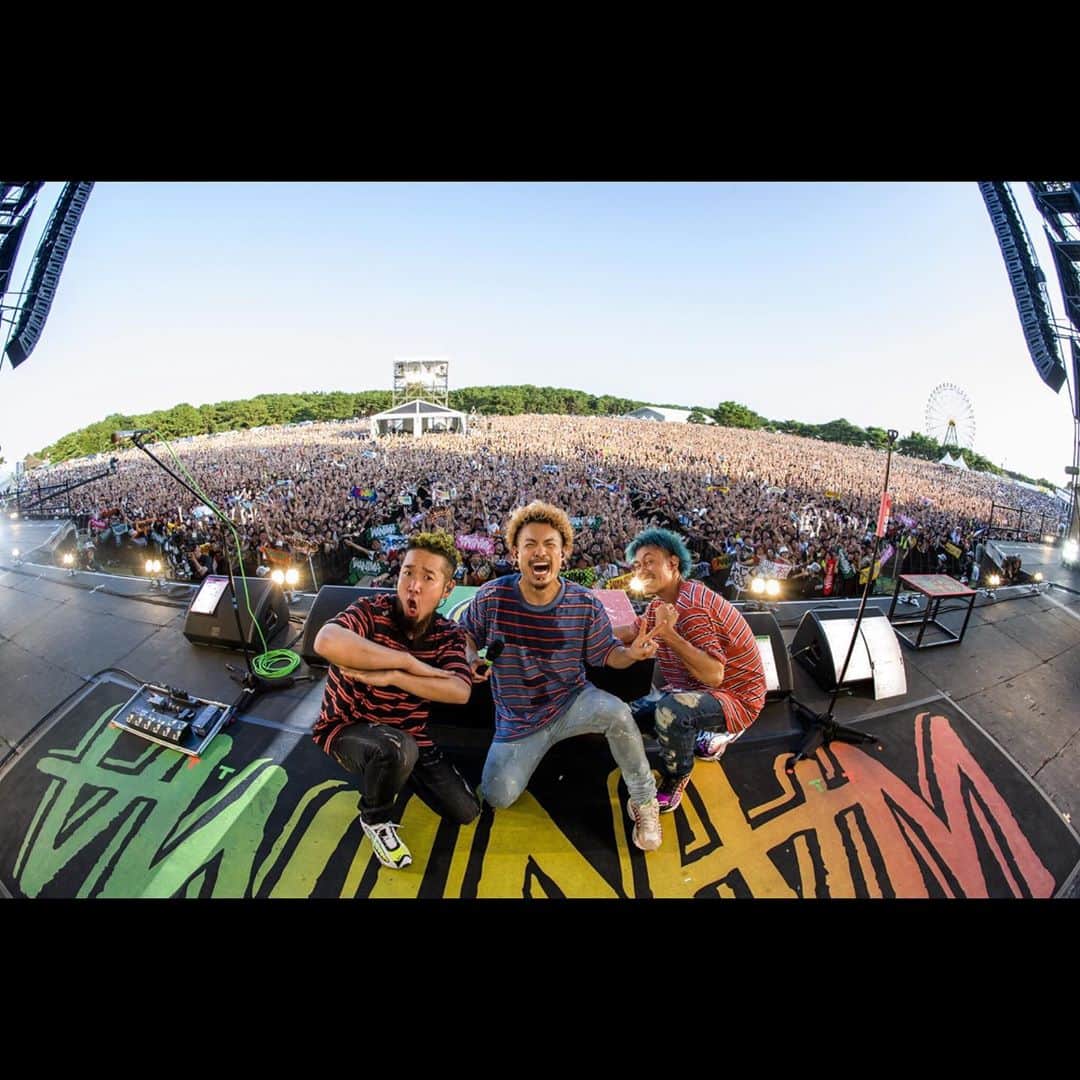 Kentaさんのインスタグラム写真 Kentainstagram ロッキンありがとうございました ライブ後にギターの西田光真が 今日フジくんおった と一言 みんなの笑顔と太陽とロックにやられたみたいだぜ Photo By Jon Wanima Rijf19 8月4日 21時05