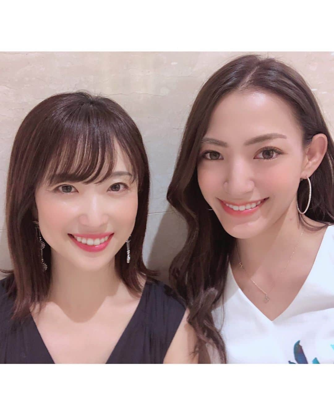 那須愛里さんのインスタグラム写真 - (那須愛里Instagram)「〝F&M☕️🕊💚〟 紅茶が美味しいF&Mのアフタヌーンティー やっと行けて嬉しい🧁🍰☕️💐 日本橋三越は落ち着いていて、 長居ができました🕊💚 . 久しぶりに @mikkkuu ちゃんと 深いお話しができて楽しかったなっ♡ やっぱり安心感☺️💭 . F&Mのティーポットも 欲しくなってしまったぁー 写真とはまた違うもので ミントグリーンで可愛いのがあったんだぁ☕️ . . ラストのムービーも見てね♡ なんか目線さだまらず、ぎこちない😂 . . #Fortnum #fortnumstea  #fortnumandmason  #afternoontea  #nihonbasimitukosi  #フォートナムアンドメイソン  #フォートナムアンドメイソン紅茶 #日本橋三越」8月4日 20時57分 - aaairixoxo