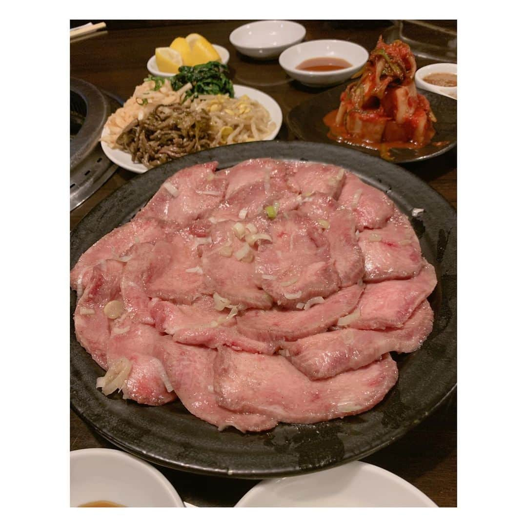 辻希美さんのインスタグラム写真 - (辻希美Instagram)「今夜は焼肉食べに行って来ました(♡ˊ艸ˋ♡)💕💕👍" #夕飯 #焼肉 #写真 は #タン塩 #そっちゃん が焼いてくれたよ #めっちゃ食べた #腹パン #美味しかった #ご馳走様でした #😘💕」8月4日 21時22分 - tsujinozomi_official