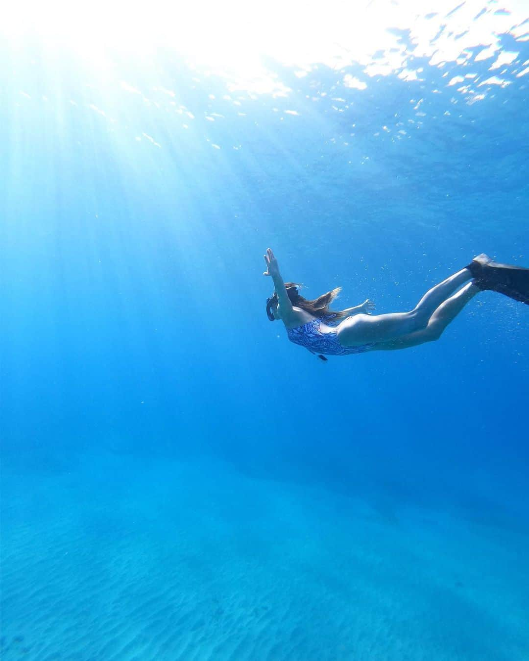 南美沙さんのインスタグラム写真 - (南美沙Instagram)「In the sea🐠. . . .  #goprojp #goproのある生活  #gopro  #goprohero7  #gopro女子」8月4日 21時20分 - miee.misa