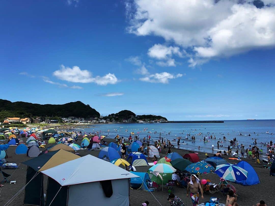 のインスタグラム：「Life guard on duty. やはり現場が一番。 今日は一日PWC. 遊泳者も一番多かった^ ^ 海の家からいただいたかき氷もPWCにて。 美味かった^ ^ #tateyamasurfclub  #pwc #lifesaving  #lifeguard」