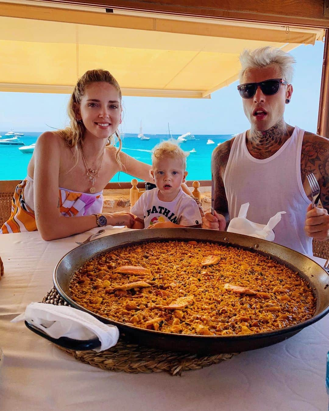 フェデスさんのインスタグラム写真 - (フェデスInstagram)「Lello paello 🥘」8月4日 21時57分 - fedez