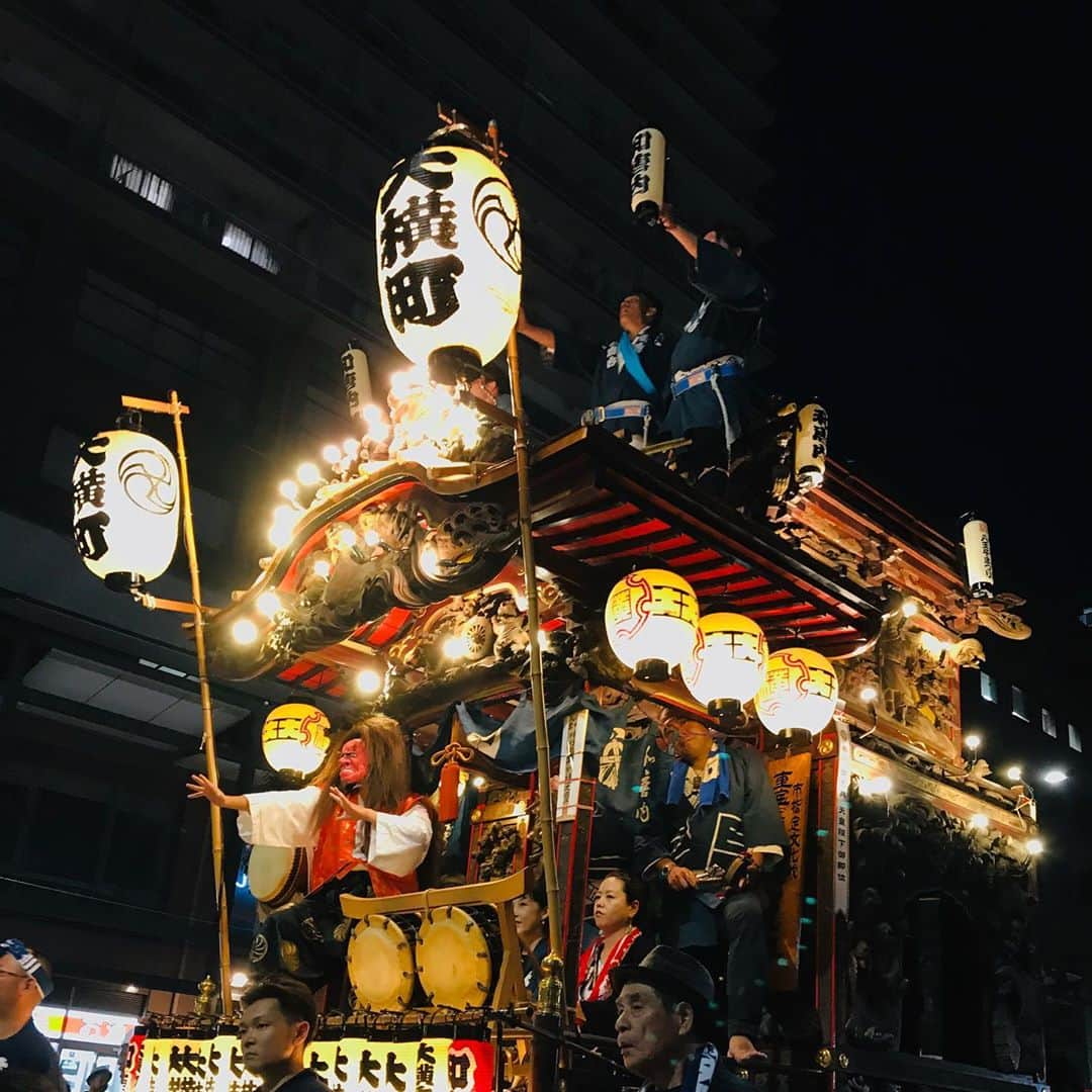 楠紗友里さんのインスタグラム写真 - (楠紗友里Instagram)「#八王子まつり 5時間半の生中継、無事終了しましたー！！ 山車神輿、どれも圧巻でした‼️🔥 熱気あふれる八王子をまるっとお伝えできて、感無量です！🙌❣️ この伝統が長く守られ、続いていきますように…💓 （ご協力いただいた皆さん、ありがとうございました！！） #八王子 #夏祭り#令和初 #八王子まつり2019 #神輿 #山車 #暑かった #熱かった #祭 #最高かな #イーチーノーヤーイ ✨」8月4日 22時09分 - sayuri_kusunoki