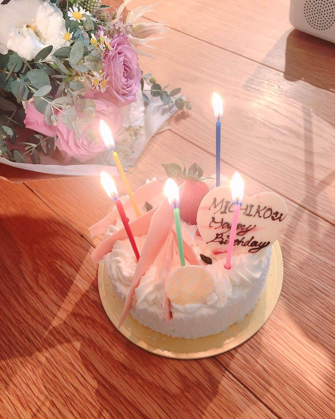 山脇道子さんのインスタグラム写真 - (山脇道子Instagram)「Birthday week💐✨ 毎日お祝いしてもらえて幸せ💓 お家がお花畑😻❤️ 今年は人生の新しいシーズンが スタートすると思うと 今までのどんな1年の始まりより ワクワクしてる✨✨😆✨✨」8月4日 22時25分 - michikoooo