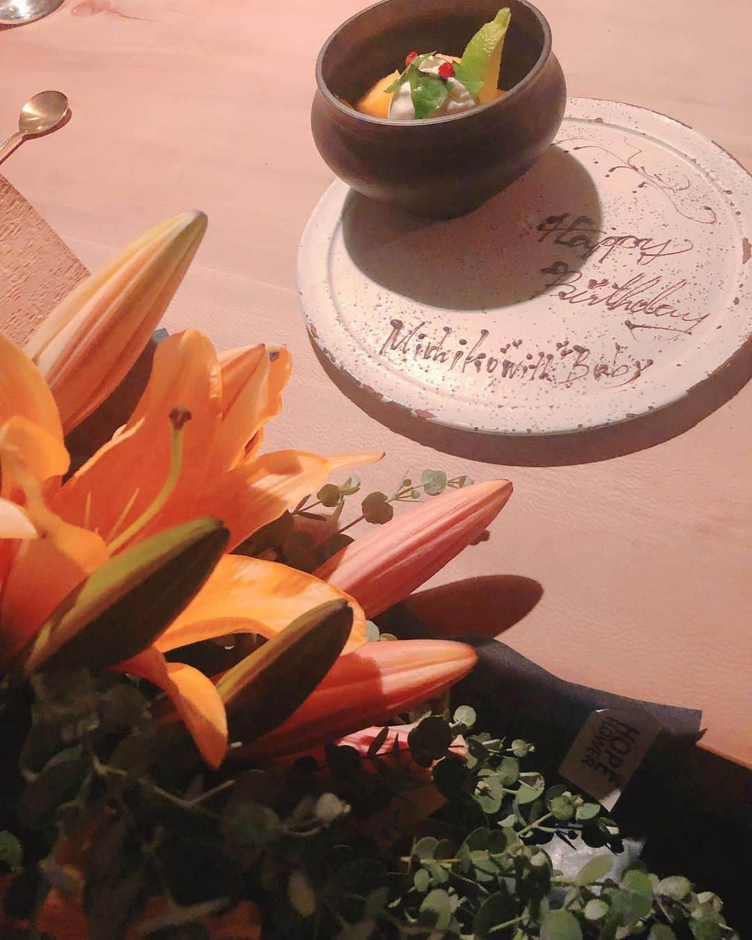 山脇道子さんのインスタグラム写真 - (山脇道子Instagram)「Birthday week💐✨ 毎日お祝いしてもらえて幸せ💓 お家がお花畑😻❤️ 今年は人生の新しいシーズンが スタートすると思うと 今までのどんな1年の始まりより ワクワクしてる✨✨😆✨✨」8月4日 22時25分 - michikoooo