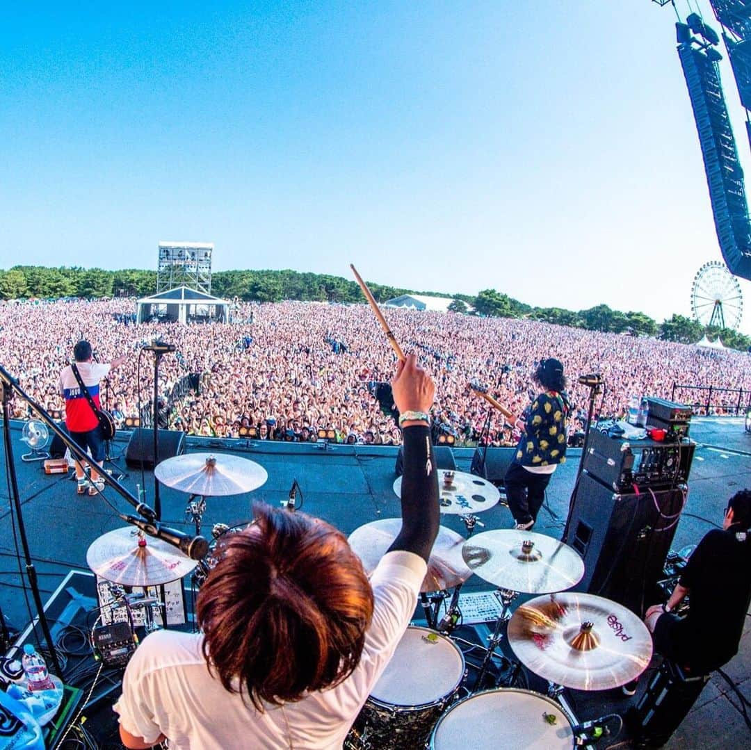 山口隆さんのインスタグラム写真 - (山口隆Instagram)「ROCK IN JAPAN FESTIVAL 2019  あんなミラクルなかなかないね😉 キミと一緒にあんなライブができて本当に良かった。 ろっくんろーるいずのっとでっど。 photo by @vizkage  #rijf2019 #サンボマスター」8月4日 22時41分 - yamaguchi_sbm