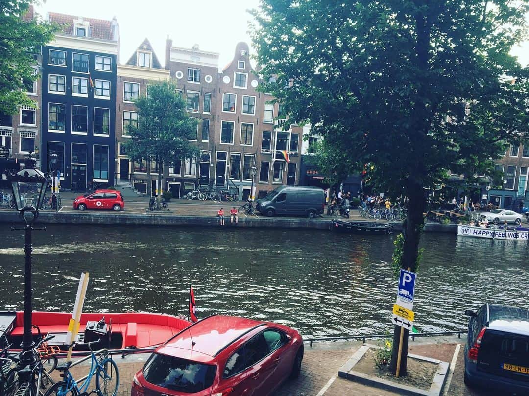 やまだひさしさんのインスタグラム写真 - (やまだひさしInstagram)「トイレも撤去され1日であっという間に綺麗な街に元どうり。 深夜の高圧洗浄やばかった！ メリハリ半端ないw 遊び方がスマートだね。 #やまだひさし #オランダ #アムステルダム #探訪」8月4日 22時35分 - yamadamic