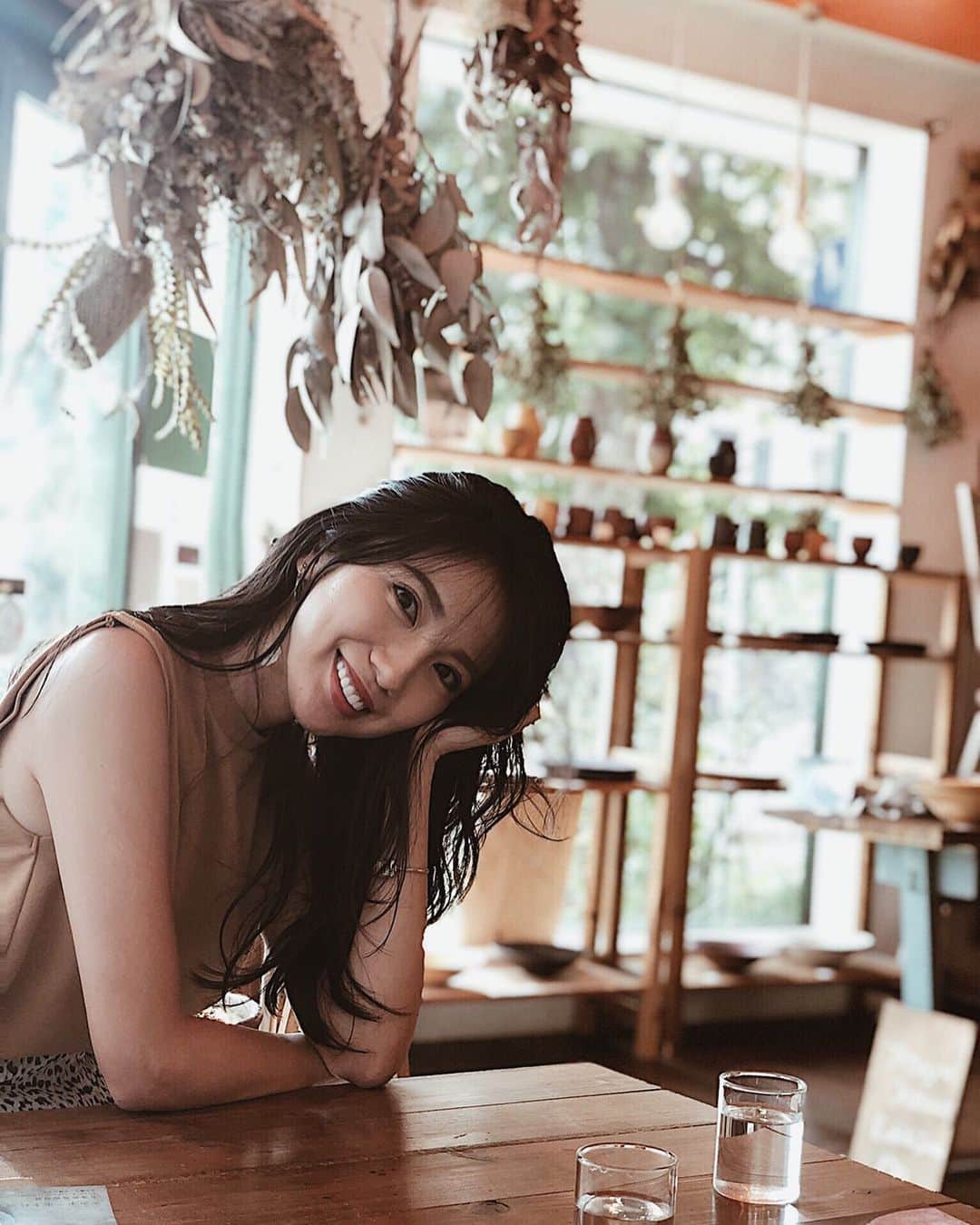 吉田愛璃のインスタグラム：「. .  家の近くにいい感じのCafeとかお店見つけると嬉しいよね〜☕💭 . 自然派なお店有難い🙏🙏💕 . .  #lunch #organic #自然派レストラン #女子会 #野菜たっぷり #大人女子 #話が尽きない #永遠と喋れる #ストレス発散 #持つべきは友 #いつも感謝」
