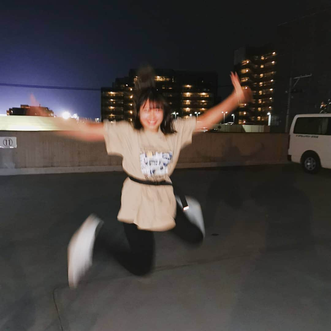 野中美希さんのインスタグラム写真 - (野中美希Instagram)「仙台の夜。フラッシュ偉大。#ちぇるコーデ  花火をみに屋上に来たけど、日にちを間違えて花火あがらずとりあえず自分の写真を撮った系女子。  #ちぇる #野中美希 #モーニング娘19 #morningmusume19 #コーデのテーマ #おもしろいね #って #褒められた #嬉しい #😁 #今回は #横山玲奈 ちゃん #よこやん #考案 #ジャンプした #失敗作も #入れといたよん #笑笑」8月4日 22時51分 - miki_nonaka.official