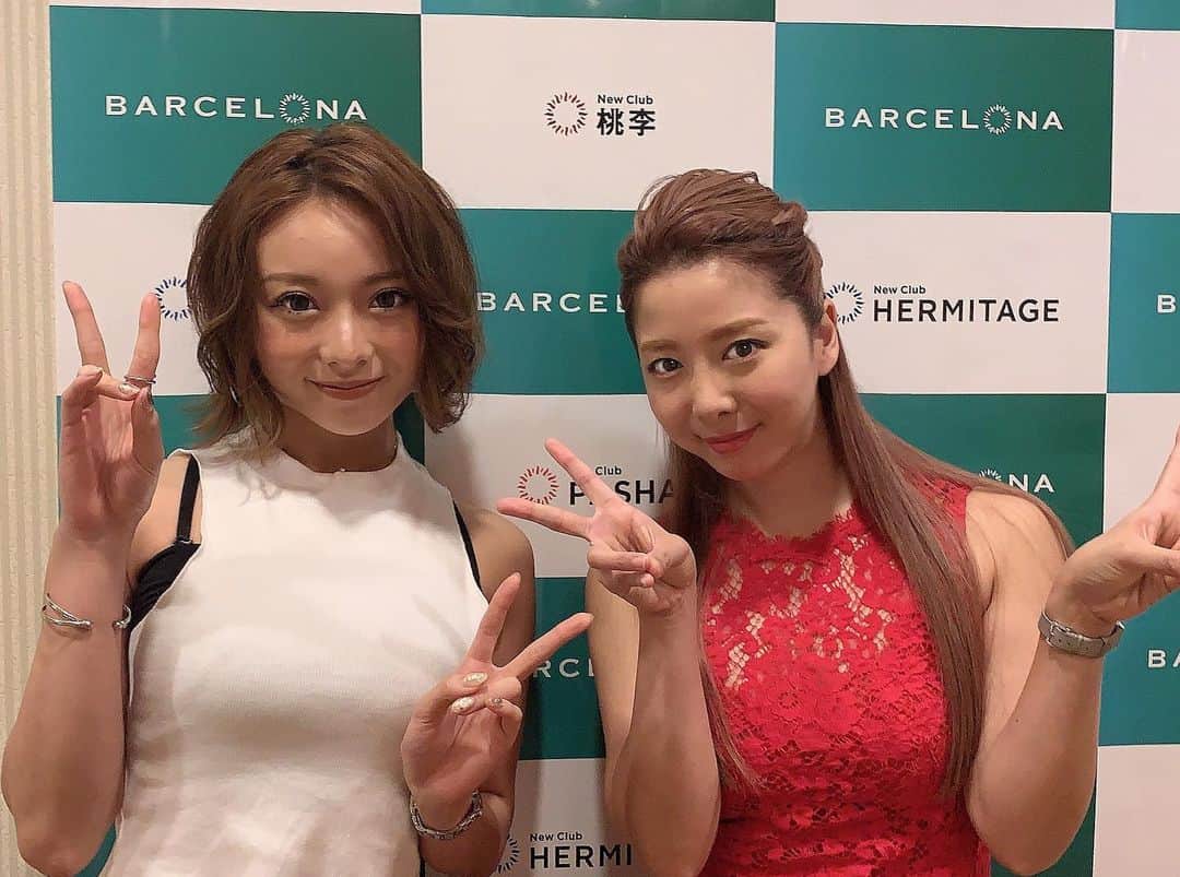ハピネス笑舞のインスタグラム：「えんりけさん×Barcelonaトークショー🥺️！！ 貴重なお時間をありがとうございました🙇‍♀️✨ そして足を運んでくれた沢山のステキな女の子たち！ありがとうございました🙇‍♀️️💕 こんなまだまだペーペーの私のことを知っていてくれて、応援してます！と声をかけてくれて、本当に本当に嬉しかったです！💪️🥺️️💕 わたし、頑張る！！🔥🤗 #smile#love#fashion#girl#六本木#銀座#歌舞伎#北新地#中洲#すすきの#大阪#北海道#キャバ嬢#長谷川笑舞#バルセロナ#桃李#おっぱい#巨乳#キャバ嬢と繋がりたい#カジュアル#仲良し#ジム#バースデー#札幌#劇団桃李#happiness##ダイエット#ベストボディジャパン #bbj日本大会#エンリケ」