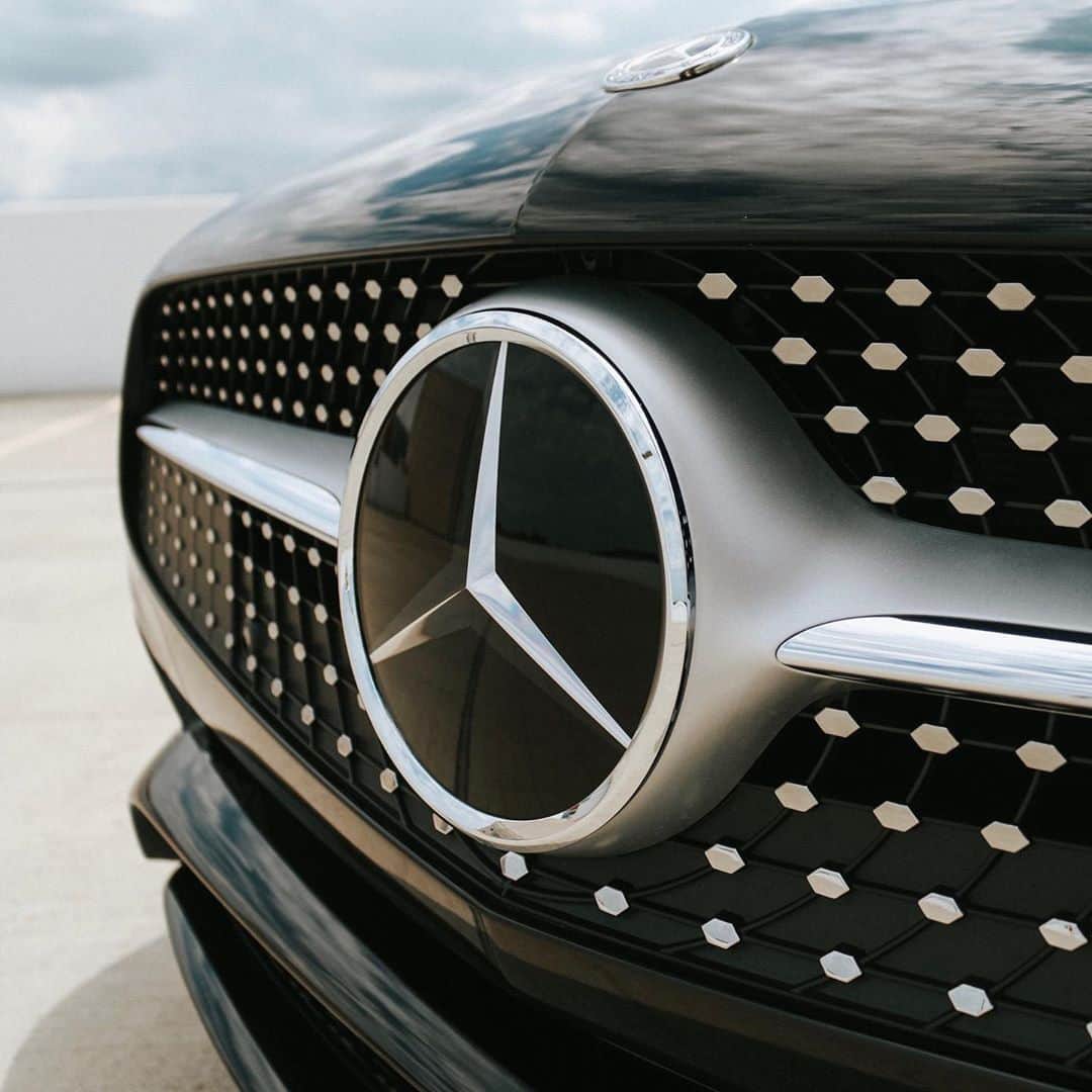 メルセデス・ベンツさんのインスタグラム写真 - (メルセデス・ベンツInstagram)「One step ahead. 🌟 Photo by @mbnortholmsted. . #MercedesBenz #mbstarportrait #mbfanphoto #automotivedesign #TheBestorNothing #mbcar」8月4日 23時48分 - mercedesbenz