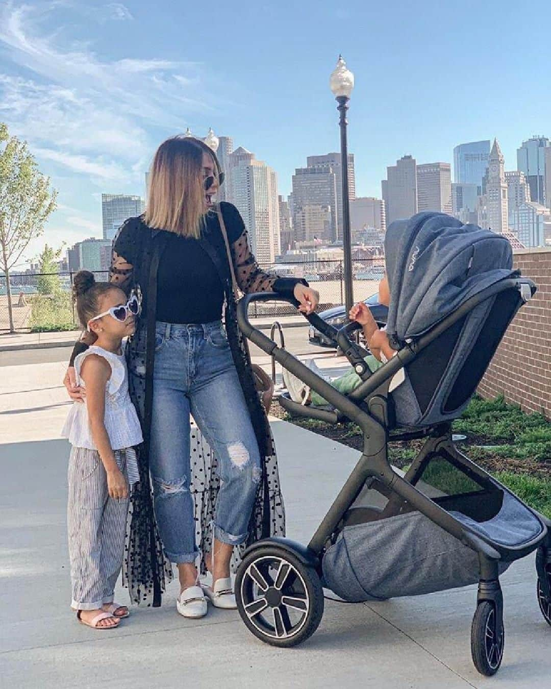 nunaさんのインスタグラム写真 - (nunaInstagram)「Summertime, and the livin's easy 🎶 What summertime activities has your family been enjoying?  We are living for those summertime family strolls in our DEMI™ grow. No #sundayscaries here.  PC: @cathedice *DEMI grow shown in Aspen  https://www.nunababy.com/demi-grow-usa  #Nuna #Nuna_US #NunaDEMIgrow #stroller #babygear #summer #summerdays #summerstrolls #sundaystrolls #strollwithease #familyfun #lifestyle」8月5日 0時00分 - nuna_usa