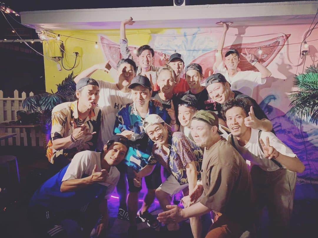 HAYATOさんのインスタグラム写真 - (HAYATOInstagram)「#BRIDGET  #HAYATO  #Japan  #golden time  #seamo  #カルテット  #手裏剣ジェット  #rays  #yuuforyou  #djmiyo  #bridget  #下の一色本店  #新栄  #大人の隠れ家グルメ派ビアガーデン  #ISHIKI GARDEN  次は、DJ AKIもDJ タイチもDJ RAYZO もグラクラもユカコもAZUもみんな参加で！！ シューズは本当に誘い忘れました🙏🏻 すいません🙇🏻‍♂️ 次はみんなでGTしよう🎵  今宵もSEAMO&カルテット、手裏剣ジェットIn The House Show 三つ巴のエンターテイメント 味噌煮込みの沸騰セッション Golden Time Golden Time Golden Time Go! Go! Go! Go! ※What cha gonna do 立ち止まることなく その扉をKnock Hey You Don't Stop まずは踏み出す一歩一歩 生み出すGolden Beat(Coming up Beat) 俺達のLiveから外せない 金土より楽しきSunday Night Golden Time Golden Time※ (NAL) 好き勝手に現場騒がすPlayers ここじゃ塾長以外も全裸ってFlavor醸し出す すごくラフな奴がたくさん集まるFantasy ファン達は熱い声援 ならばオレ達は熱いメッセージ Check the Golden Time の面々 名古屋から全国への洗礼 (SEAMO) 丸美観光3FのLUSH THE UNDERGROUND 名古屋No.1 栄のど真ん中 真夜中の日曜日 遊びから生まれるこのShow Biz 客の入り遅せえのは恒例だ でもリピーター多いのは光栄だ 朝の5時満員御礼だ だから太陽と交戦だ だけど誰一人として帰らねえぜForever (SAMON) Midnight, Sunday いつの場所 見慣れた同じ顔 大黒柱にはSEAMO 我等が塾長 俺達をリード ここから起こす新たな風 My Men 手裏剣に俺等を加え 今までにない独特なブレンド さあAll People とくと味わえ (一撃) そう音言葉と遊んで(ホー) 夜明かせばもう月曜 いやまだ続くマイクパス グラグラ ブリジット プラスR ライブ無くても回るタンテボー AKI タイチ RAYZO MIYO ベケドン 毎週毎週 コンティニュー 10 O'clock G・T・Sからロック ホリデークルー かなでるグルーヴ (KookaiV10) Dress Up さ 夜空の月明かりと 街角連ドラ 照らし出すこの街灯 どっからともなく 夜な夜な登場 人の輪にIt's Like That 8小節のエスコート チェケチェケダッ 情熱のセッションだ塾長 Pass da Mic さぁ夜明け前 ドアから溢れるこの音色 (eX) 黄金色に輝く次官達の集合体 ホラEveryday乾杯 絶対に楽しいparty オーガナイズする塾長と共に行こうじゃない Through DA Night 朝が来るまで 体揺らし合い笑いあいFriends Blend it DA Beat & People We are 日曜深夜のヒーローズ Heat up! 行けるトコまで Here we go!  DJ MC Dance お客さん 価値観違えど皆交ざりあう そして繋ぎ合う心が輪になる 塾長曰く伝説が始まる 個々から幕をあけるMovement 甘い果実のようなフルーツメンズ 俺たちある意味同年代 年中無休忘年会  Golden Time Golden Time…」8月4日 23時58分 - bridget_hayato