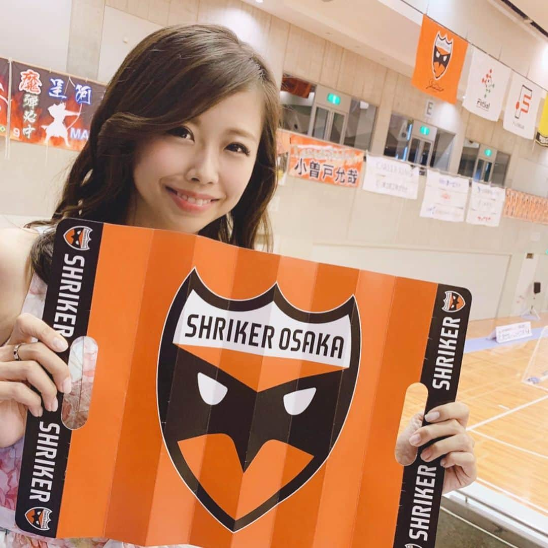 Chiakiさんのインスタグラム写真 - (ChiakiInstagram)「. シュライカー大阪vsペスカドーラ町田 ･ 久しぶりのFリーグ観戦👀⚽️ 前半0-2で負けてたけど、後半3点決めて逆転勝ち😆🙌 めっちゃ面白い試合で楽しかったぁ＼(^^)／☀️🌈 やっぱり、生観戦は良いね👍👍 点決まった瞬間盛大にガッツポーズしたよ😁笑 また観に行きたい🥳🥳🥳 ･ #Fリーグ #フットサル #シュライカー大阪 #」8月5日 0時02分 - chianyanchu