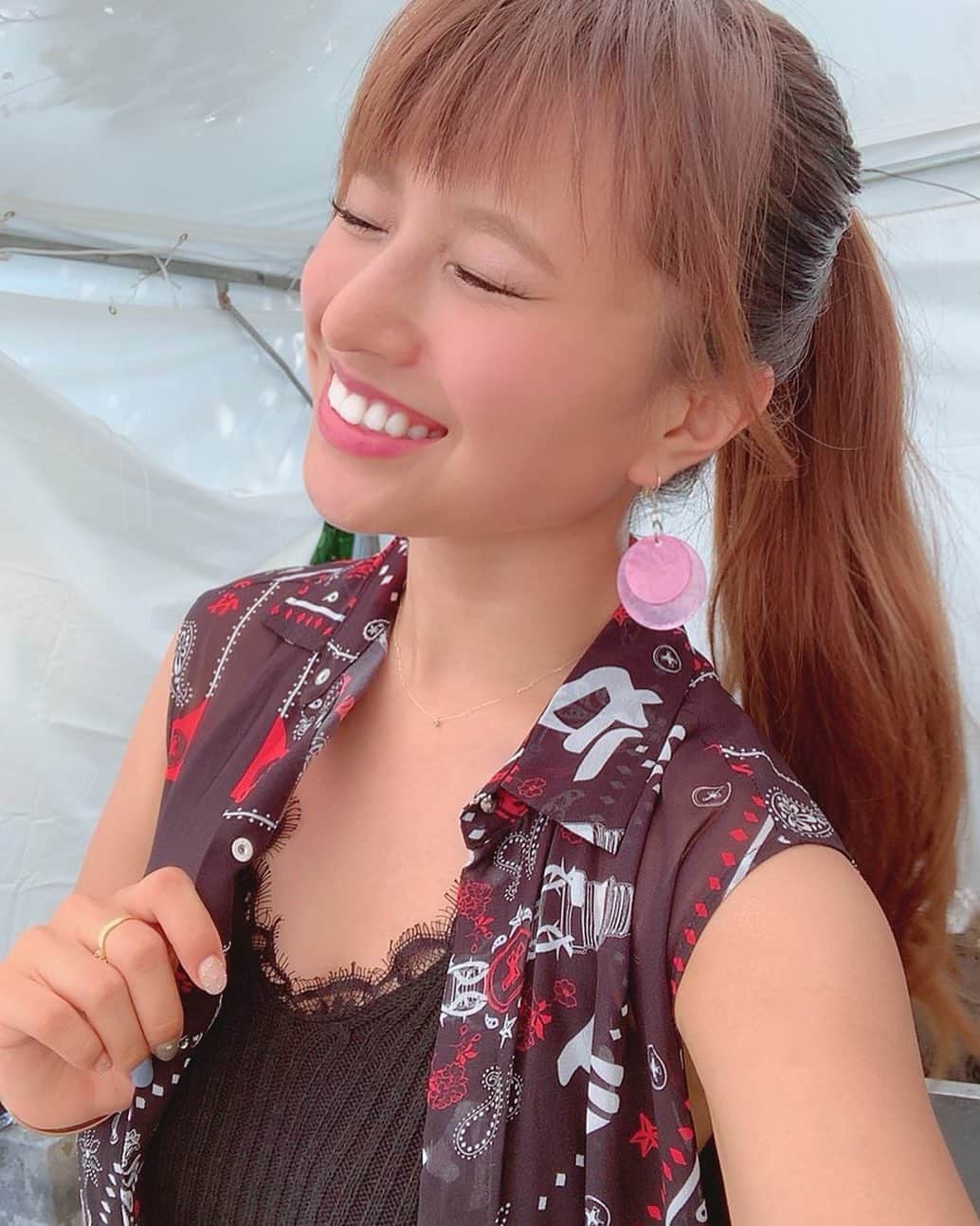 のインスタグラム：「﻿ ‪取り急ぎ🙇‍♀️‬﻿ ‪富山 HOT FIELD2019‬﻿ ‪ありがとうございました😆‼️‬﻿ ﻿ ‪お客様もスタッフの方々もあたたかくて‬﻿ ‪幸せな時間でした！‬﻿ ﻿ ‪くぅーーーーー！‬﻿ ‪さいっっっこうの夏の思い出だぁ☀️‬﻿ ﻿ ‪#hotfield #ホットフィールド‬﻿ ‪#ホットフィールド2019 #富山 #武田真治 さん DJ #dragon さん‬﻿ ‪#BLACKJAXX feat.MARIA-E‬」