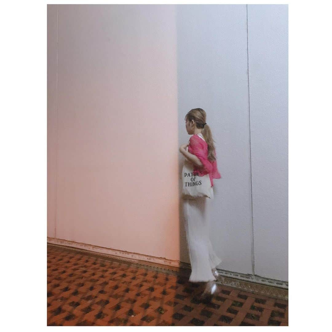 久保山香奈さんのインスタグラム写真 - (久保山香奈Instagram)「🍦白とピンク🍑 #fashion#vintage」8月5日 0時16分 - kaaana227