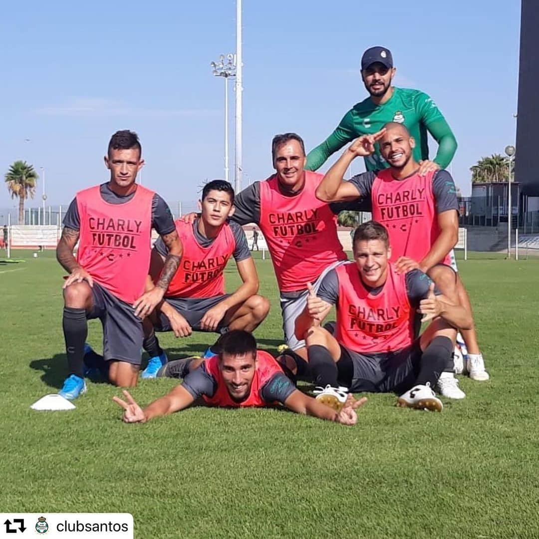 マテウス・ドリア・マセドさんのインスタグラム写真 - (マテウス・ドリア・マセドInstagram)「#repost @clubsantos ・・・ Equipo ganador en la práctica dominical: “Los amigos de @doria21” 🔝😎 #ModoGuerrero」8月5日 0時20分 - doria21