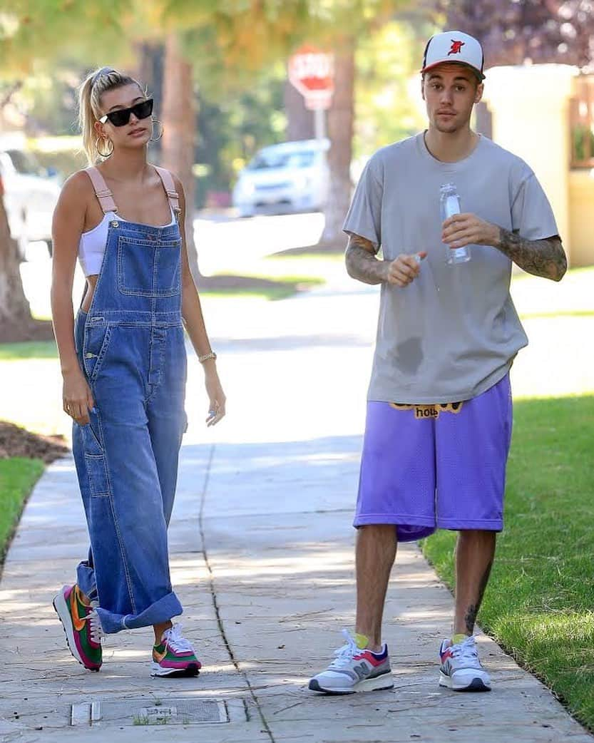 Just Jaredさんのインスタグラム写真 - (Just JaredInstagram)「@haileybieber wears overalls while out on a walk with @justinbieber #HaileyBieber #JustinBieber Photo: BackGrid」8月5日 11時19分 - justjared