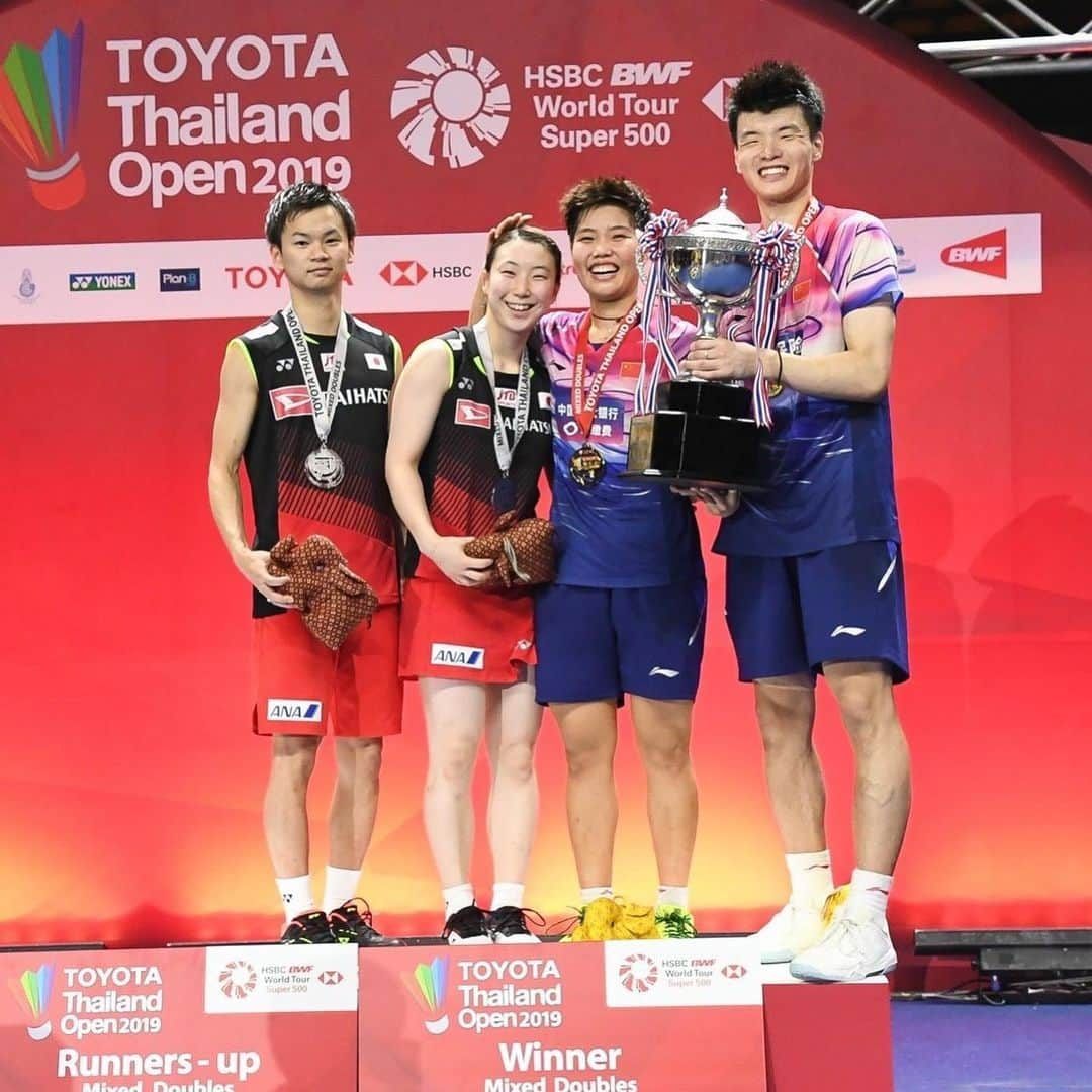 東野有紗さんのインスタグラム写真 - (東野有紗Instagram)「I'm very honored to be able to play the match with my best friends on the best stage. thank you and congrats @huangdongping0430 😘 It was so fun🤩  たくさんの応援ありがとうございました！  #thailandopen2019  #🥈 @badmintonphoto_official」8月5日 9時56分 - aripei.meee