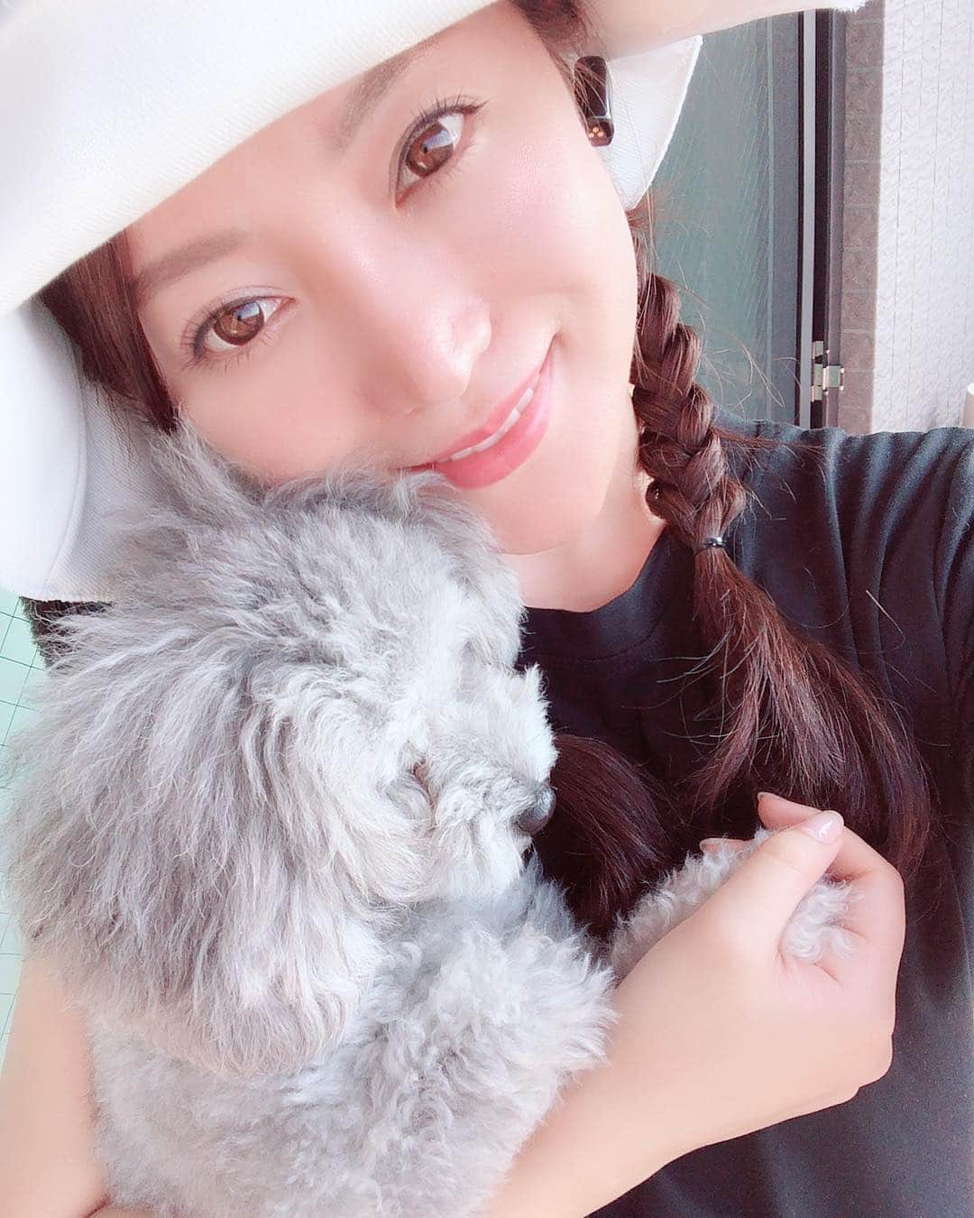 加藤綾菜さんのインスタグラム写真 - (加藤綾菜Instagram)「部屋掃除して、洗濯して 今から涼しいドッグランで犬🐶と遊ぶ❤️ 外は暑いから気をつけて下さいね😵💦」8月5日 10時30分 - katoayana0412