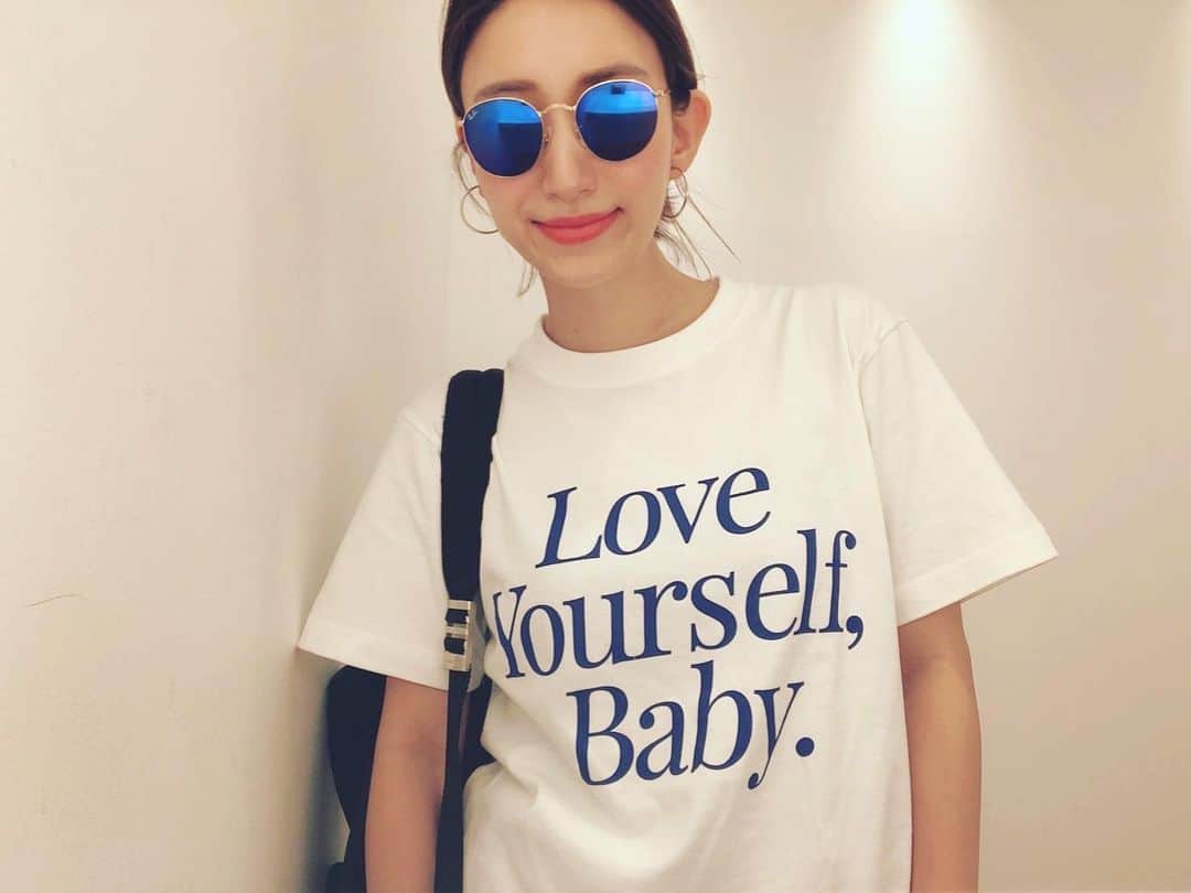 のインスタグラム：「・ LOVE Youreself Baby💙💙 @aimmetokyo  #aimme #aimmetokyo #aimmetee ㅤㅤㅤㅤㅤㅤㅤㅤㅤㅤㅤㅤㅤ おかわな年下が デルモで着てます✨🍭✨ @_reeen_ ㅤㅤㅤㅤㅤㅤㅤㅤㅤㅤㅤㅤㅤ ちゃんまゆ💖💕 アパレルラインスタート おめでとう✨🎂✨ @myk.____  ㅤㅤㅤㅤㅤㅤㅤㅤㅤㅤㅤㅤㅤ」