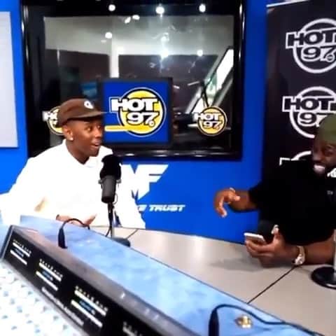 ファンクマスター・フレックスのインスタグラム：「“You used to wear Lugz” 😂😂😂 (Via: @hot97)」