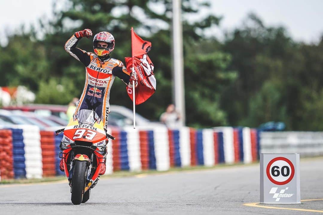 レプソル・ホンダのインスタグラム：「A feeling that never gets old! 🏆 ⠀⠀⠀⠀⠀⠀⠀⠀⠀ Number 76 just as thrilling as Number 1. #Marquez50」